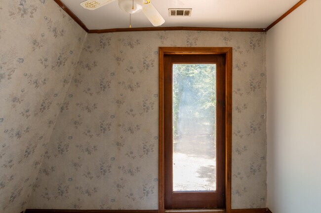 Building Photo - 2865 Old Thomson Rd