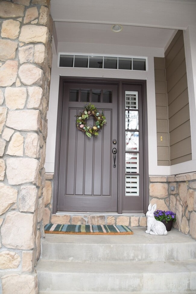 Building Photo - 9805 S Iris Ct