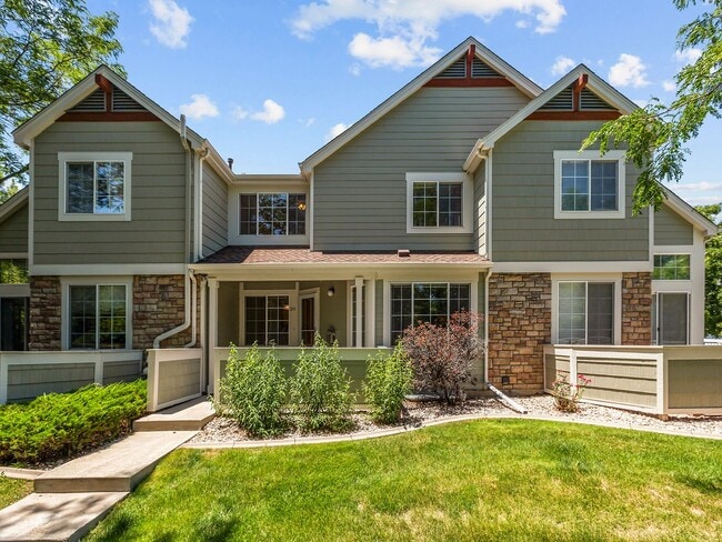 Primary Photo - Beautiful 2 Bed 2.5 Bath Townhouse in SE F...