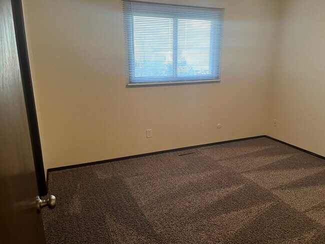 Building Photo - 5400 W 44th St