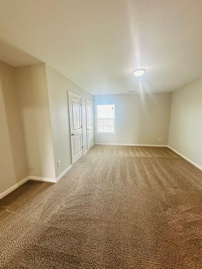 Building Photo - 107 Catskill Ln