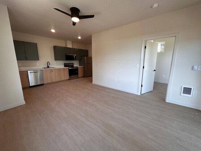 Building Photo - 209 - Waller Apartments