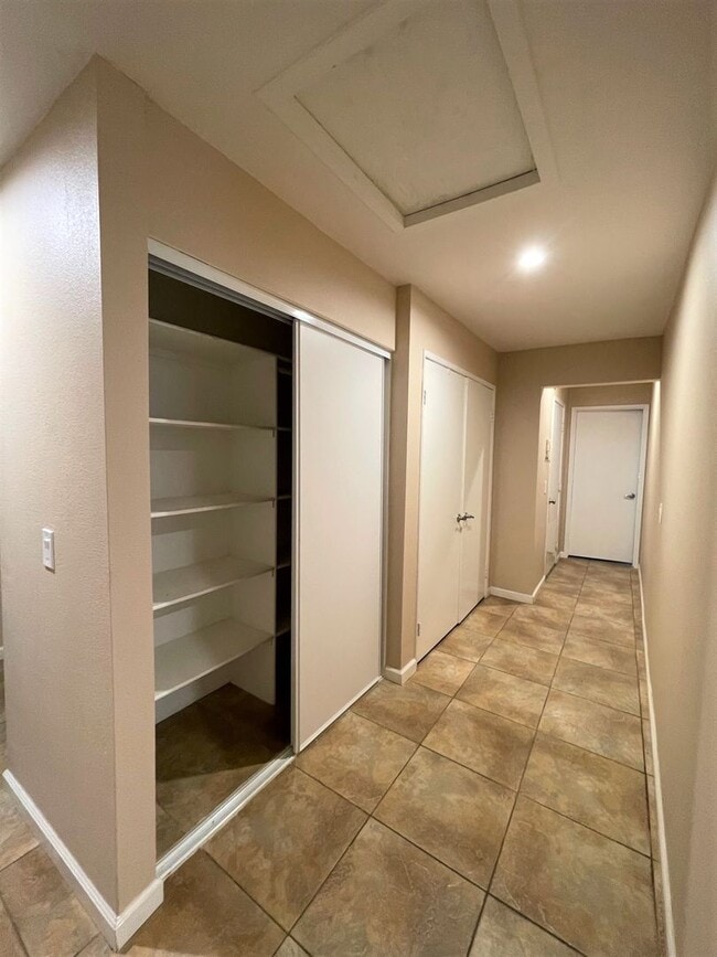 Building Photo - 3+ bedroom, 2 bath pool and spa home