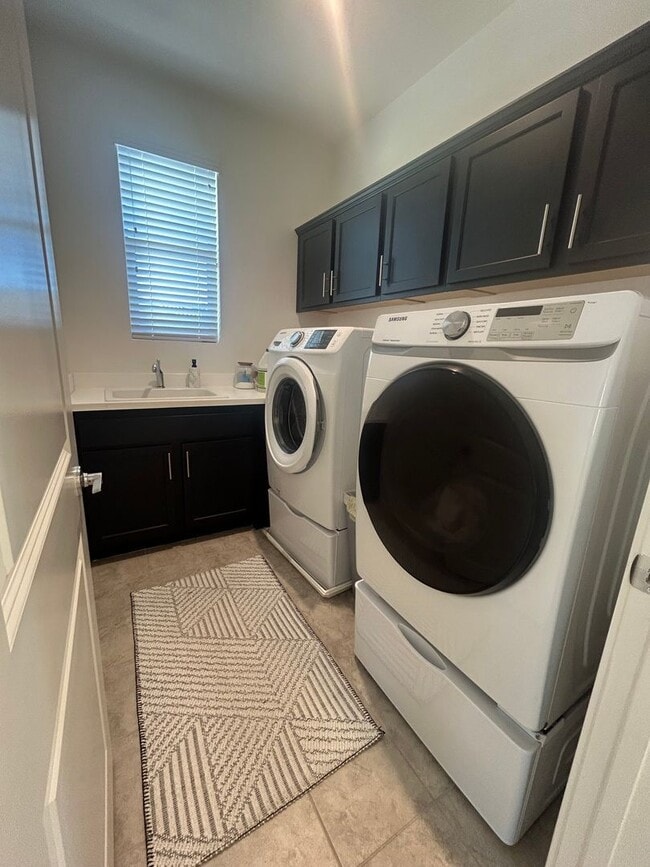 Building Photo - 4232 Powell Wy