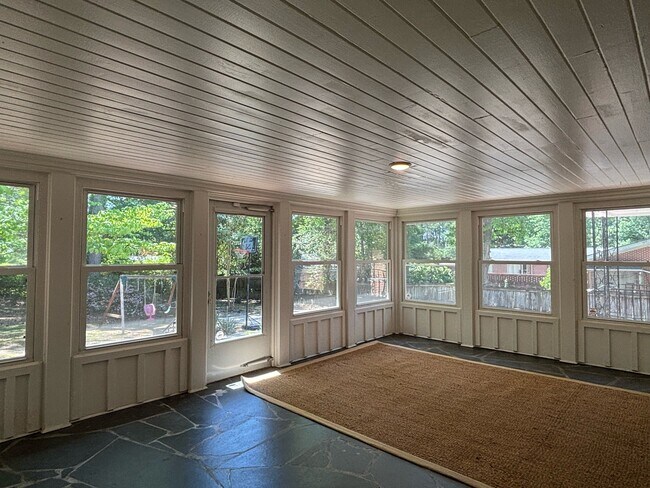 Building Photo - 1513 Raeford Rd