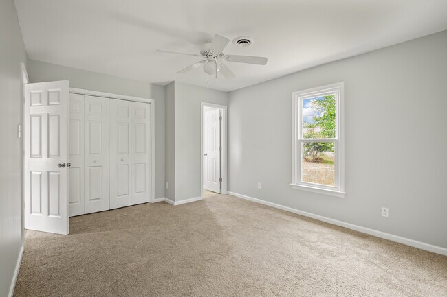 Building Photo - 5712 Sara Kay Dr