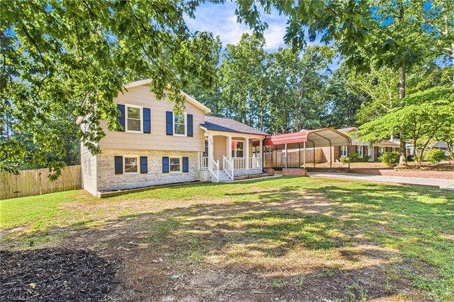 Building Photo - 4709 Chaucer Dr