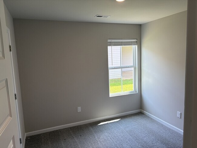 Building Photo - 3 Bed / 2 Bath Rental House in Decatur, AL 35603