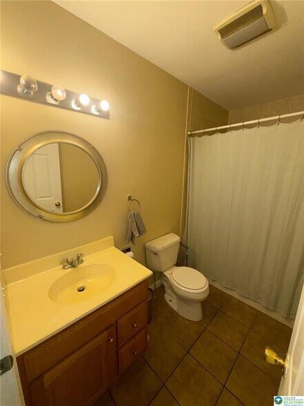 Building Photo - 252 Harris St