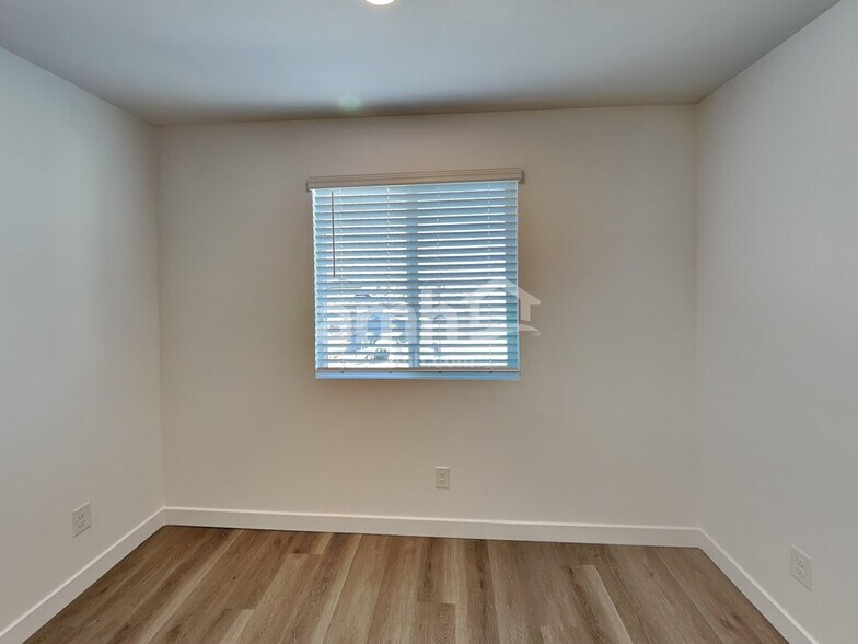 Building Photo - 9720 N Rancho Lozano