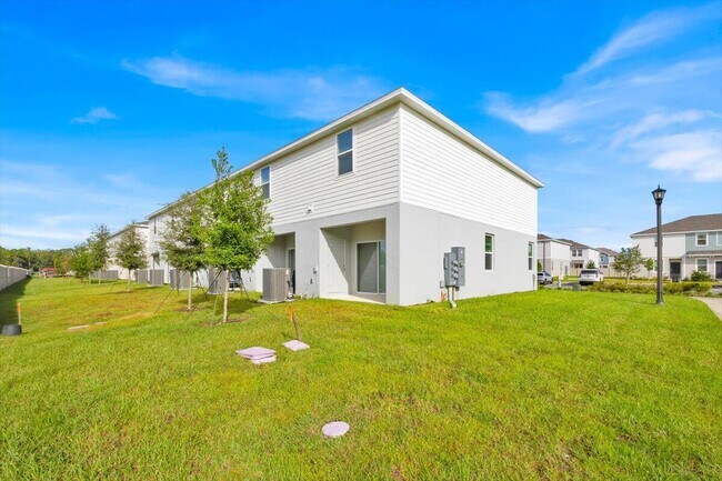 Building Photo - 3045 Skyline Lp