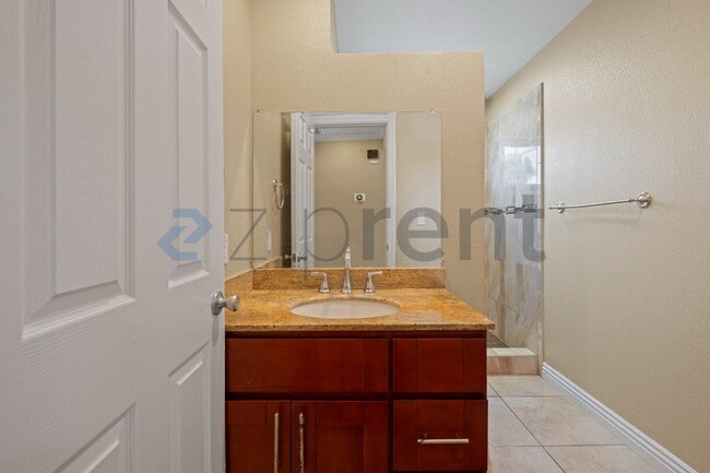 Building Photo - 3019 Paine Ct