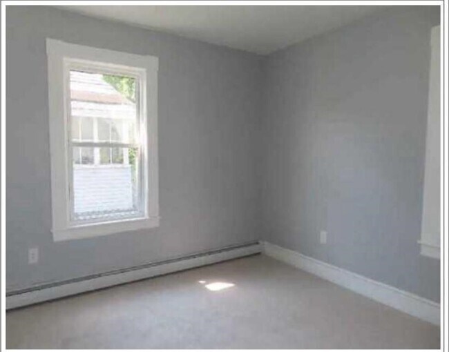 Building Photo - 27 Burtt St