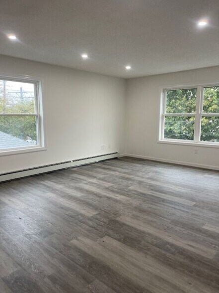 Building Photo - 23 Dewitt St