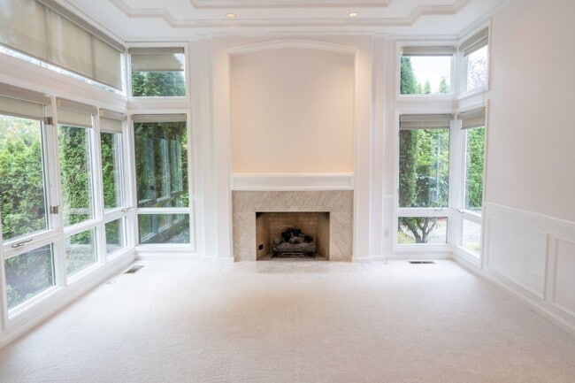 Building Photo - 4bd/3.75ba