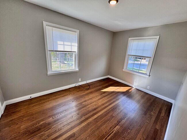 Building Photo - 1415 N Main St