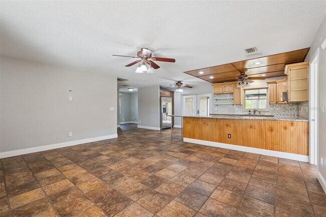 Building Photo - 111 Pineapple Ct