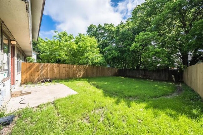 Building Photo - 14203 Sussman Ct