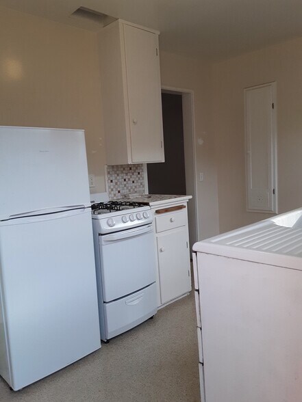 Building Photo - 366 Cypress Dr