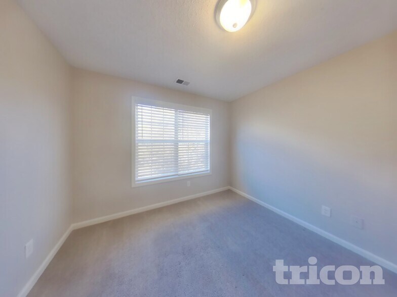 Building Photo - 1221 Wandering Vine Ct SE