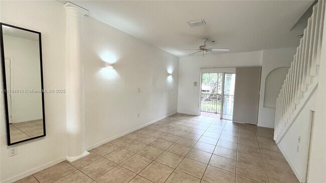 Building Photo - 5600 NW 114th Pl