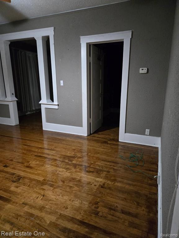 Building Photo - 1144 Elm St