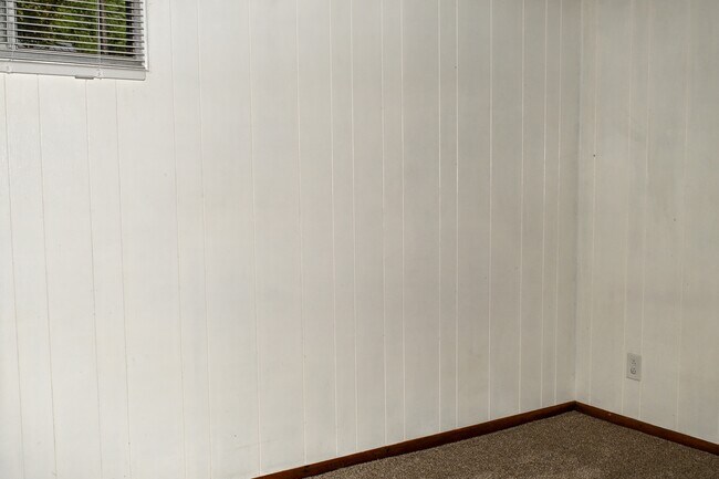 Building Photo - 339 W 100 N