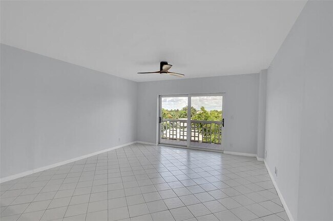 Building Photo - 1831 NE 38th St