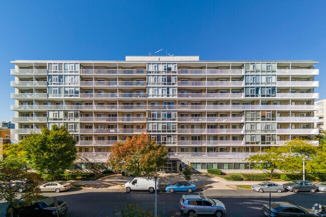 Building Photo - Potomac Plaza Terraces