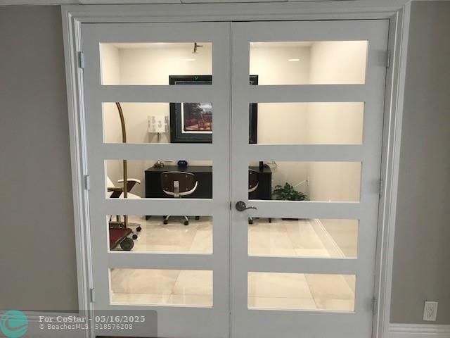 Building Photo - 1150 Hillsboro Mile