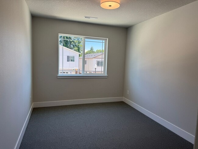 Building Photo - 9706 NE 29th Ave