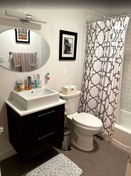 Building Photo - 3344 Virginia Ave