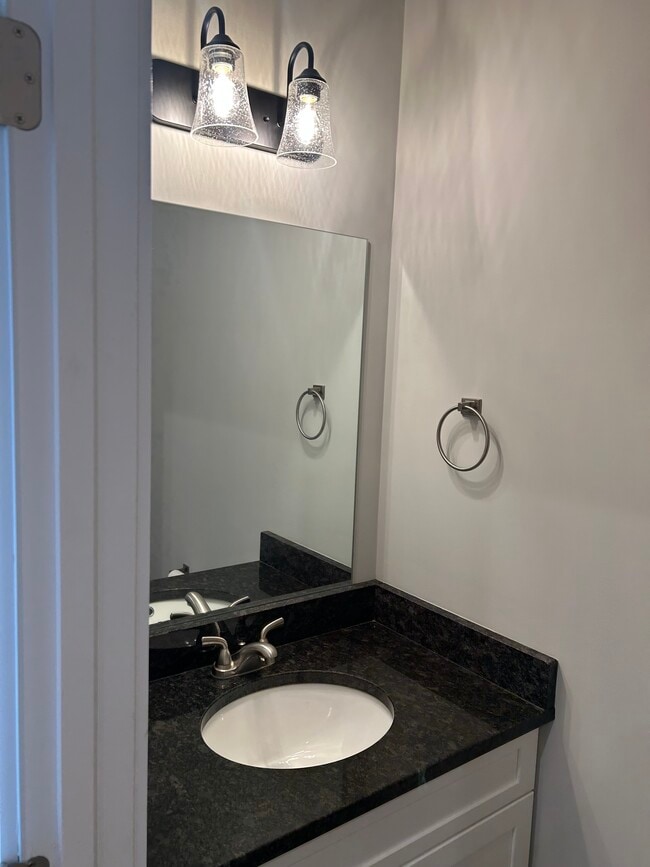 Building Photo - 74 Pelt Ln