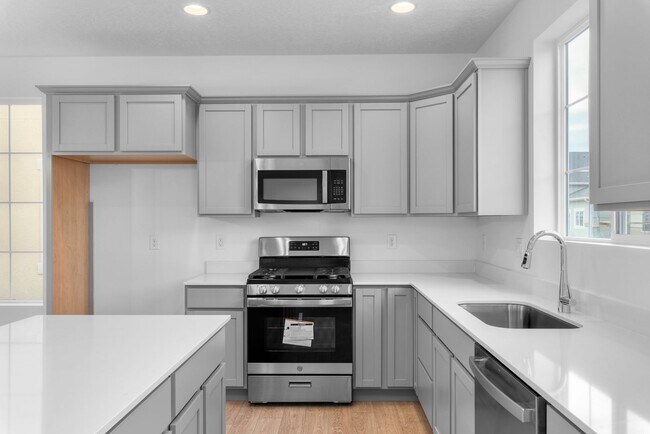 Building Photo - 1564 W 265 N