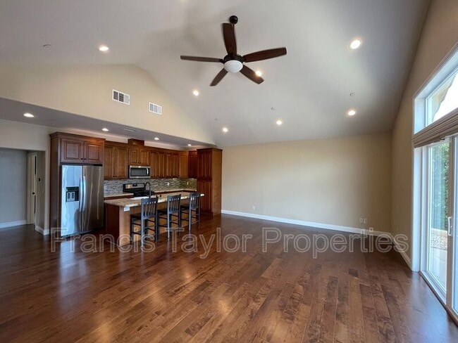 Building Photo - 14398 Harvest Crescent