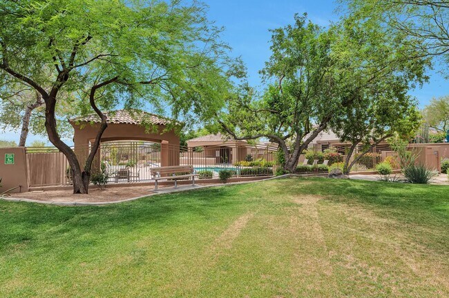 Building Photo - Stylish 2-Bedroom Home with Resort-Style A...