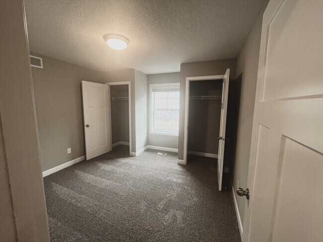 Building Photo - 9662 Canter Ct