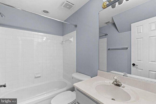 Building Photo - 13584 Cedar Run Ln