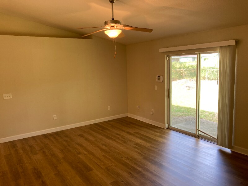 Building Photo - 6430 NW 56th Terrace