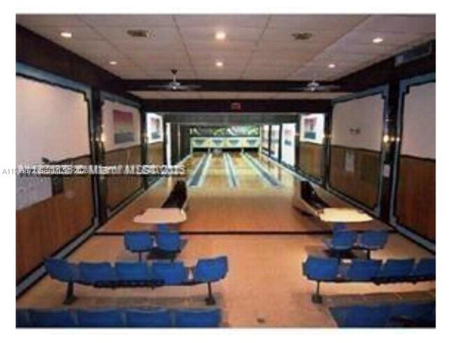 Building Photo - 2910 Point E Dr