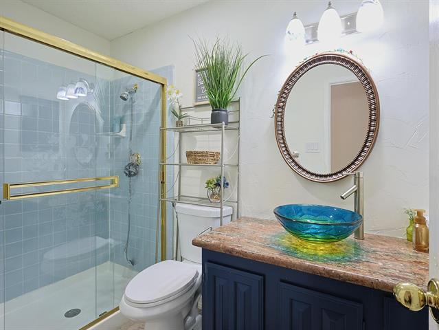 Building Photo - 501 Halifax Ln