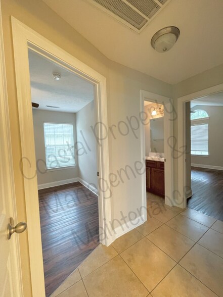 Building Photo - 879 Summer Mist Dr