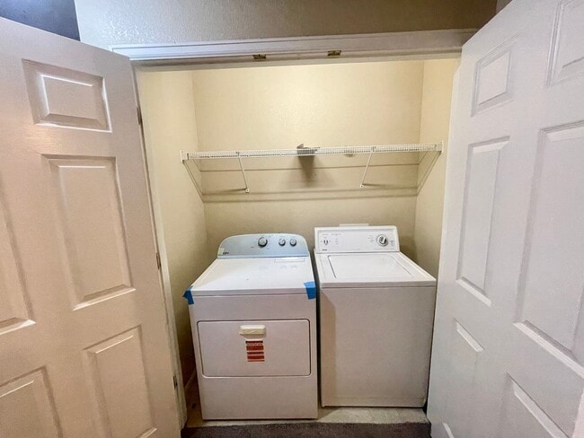 Building Photo - Amazing 3 bed, 3.5 bath Condo in Rigden Farm!
