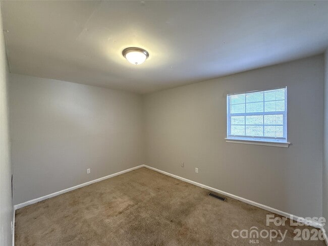 Building Photo - 409 Hawley Ave