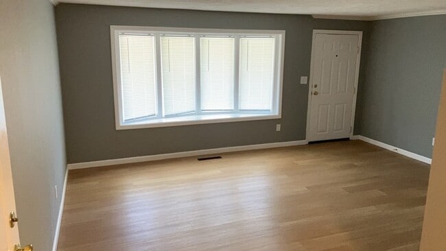 Building Photo - 4783 Loxley Dr