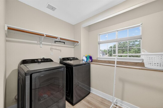 Building Photo - 3718 Garden Green Trail