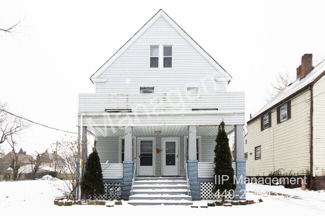 Primary Photo - Charming and Spacious 2BR Upper Unit in Cl...