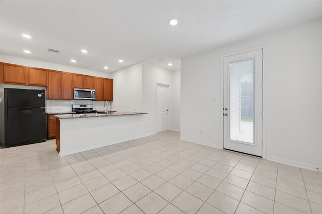 Building Photo - 5607 Grizzly Bear Wy