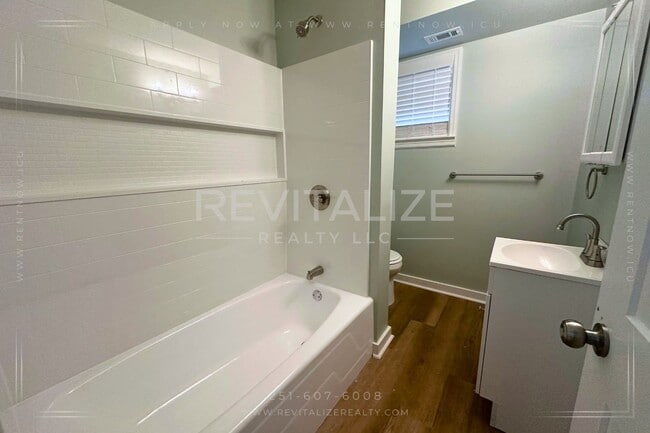 Building Photo - COMING SOON: Newly Renovated 3 Bed, 1.5 Ba...