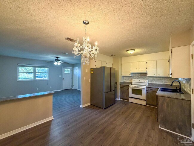 Building Photo - 1965 Brentco Rd